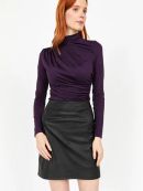 фиолетовый