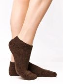 коричневый