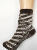 коричневый