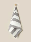 белый, серый