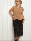 коричневый