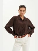 коричневый