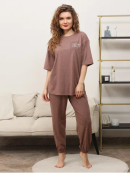 коричневый