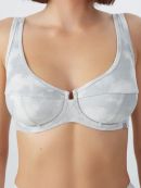 серый тай дай