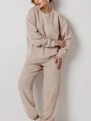 светло-бежевый