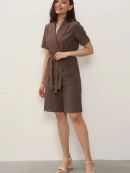 коричневый