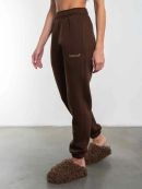 коричневый