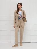 светлый бежевый