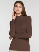 темно-коричневый