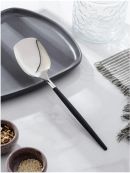 серебристый